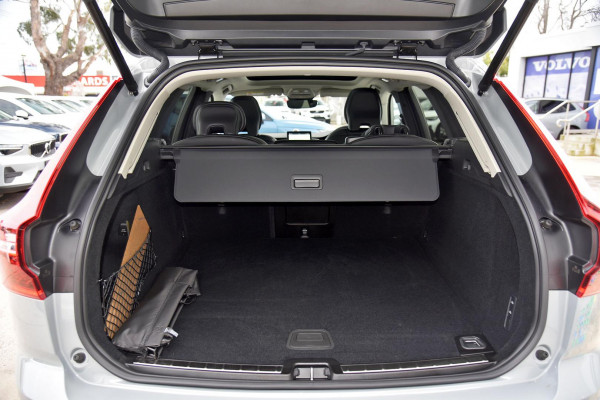 2025 MY26 Volvo XC60 UZ Ultra B5 Dark SUV Image 20