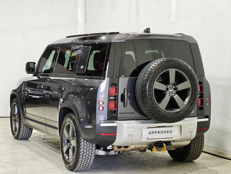 2022 MY23.5 Land Rover Defender L663 110 D300 SE SUV Image 3