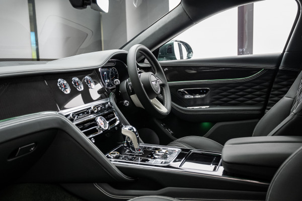 2023 Bentley Flying Spur 3S Azure V8 Sedan image 7