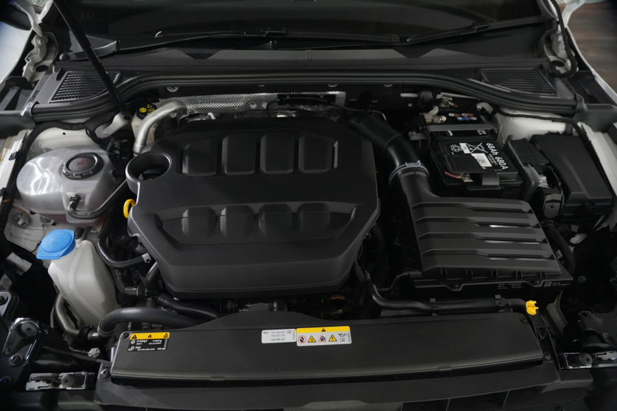 2024 Volkswagen Golf 7 R Hatch Image 34