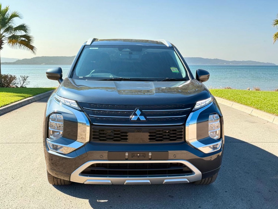 2024 Mitsubishi Outlander ZM PHEV Exceed SUV Image 2