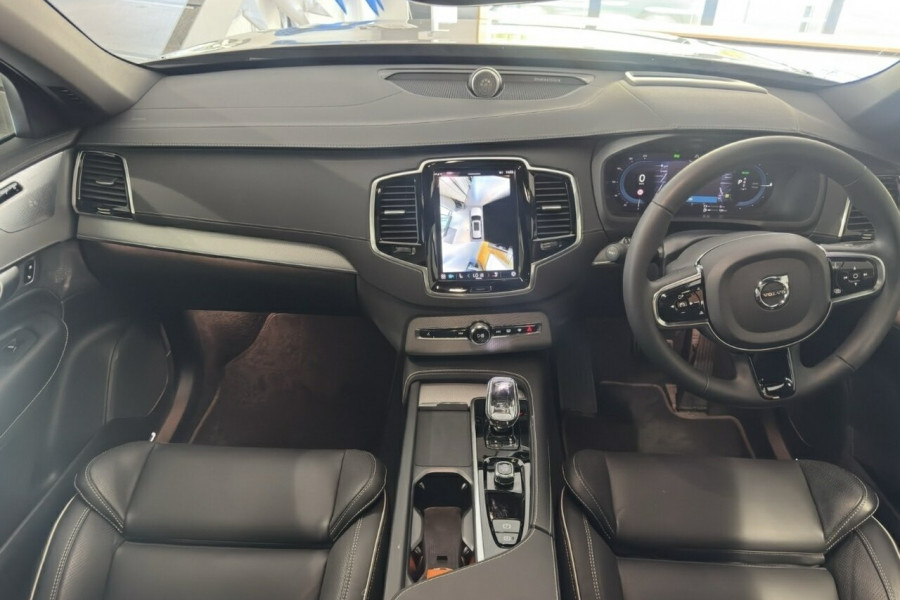 2024 Volvo XC90 L Series Recharge Ultimate T8 Plug-In Hybrid SUV Image 12