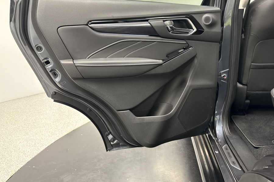 2024 Isuzu MU-X LS-T Wagon Image 15