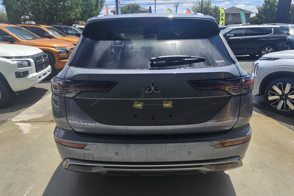 2025 Mitsubishi Outlander ZM Exceed SUV Image 6