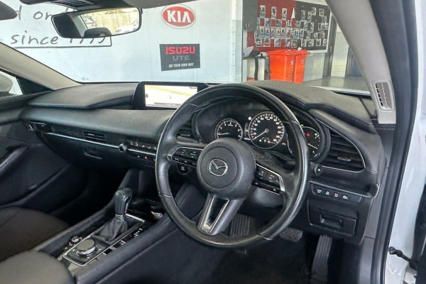 2025 Mazda 3 BP Series G20 Pure Hatch Image 11