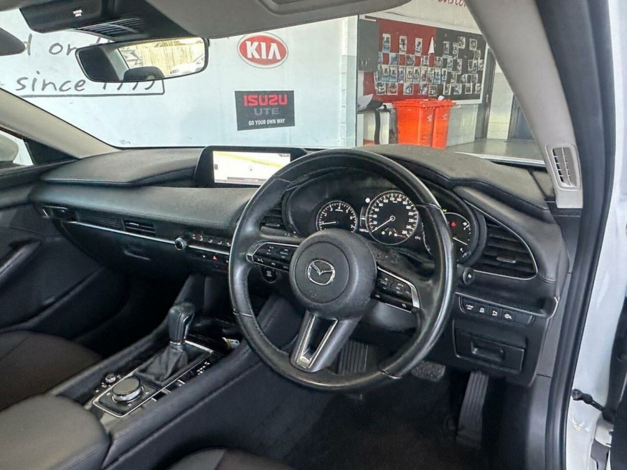 2025 Mazda 3 BP Series G20 Pure Hatch Image 11