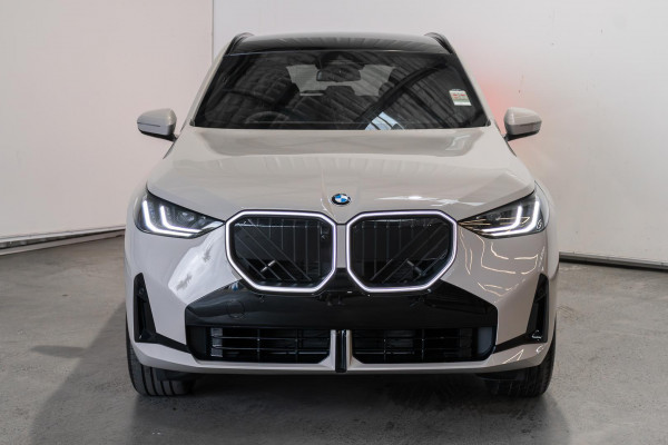 2026 BMW X3 G45 30e xDrive SUV image 4