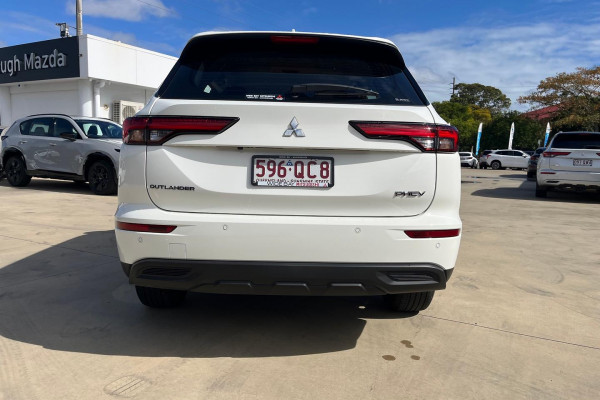 2025 MY24 Mitsubishi Outlander ZM PHEV ES SUV Image 6
