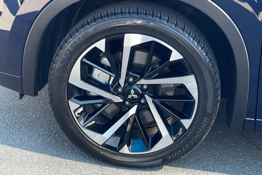 2022 MY23 Mitsubishi Outlander ZM Exceed SUV Image 6
