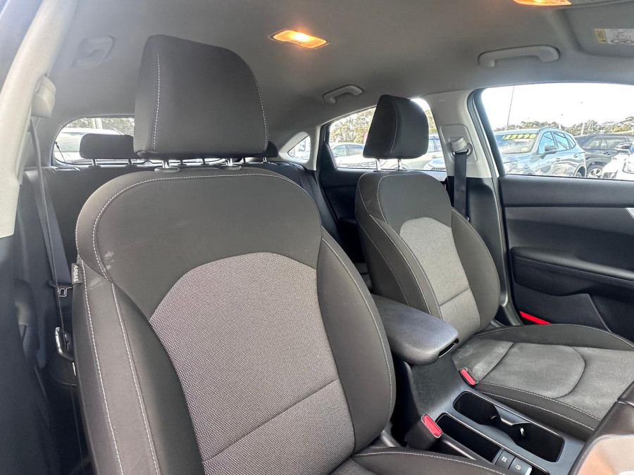 2024 Kia Cerato BD S Hatch Image 12