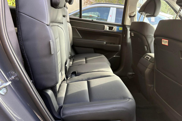 2026 Hyundai Santa Fe MX5.V2 Hybrid Elite SUV Image 7