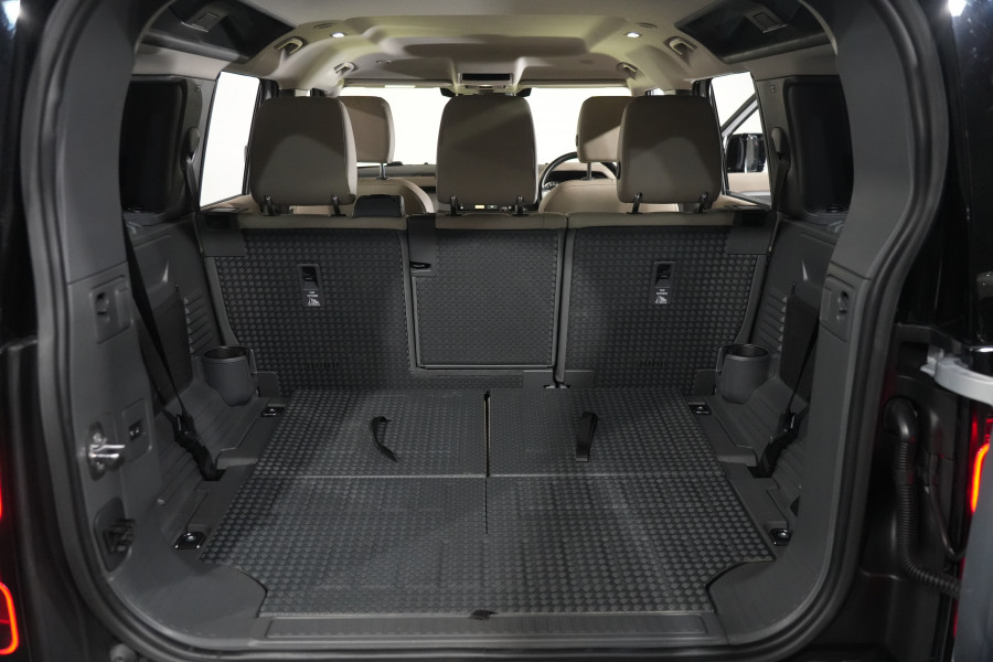 2022 Land Rover Defender L663 110 P400 SE 7 SEATER SUV Image 31