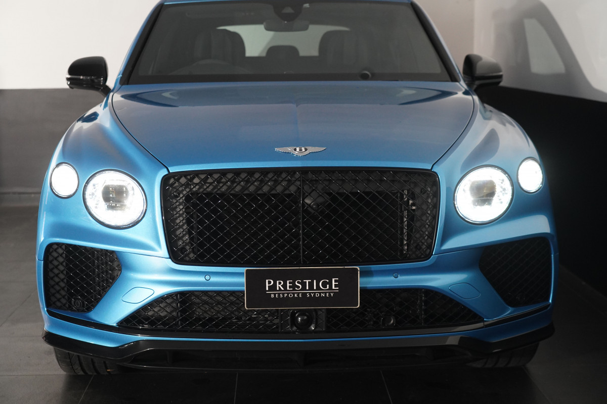 2024 Bentley Bentayga V8S Black Line SUV Image 3