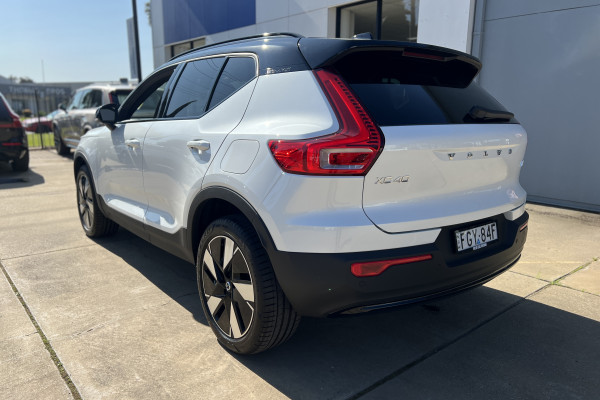 2024 Volvo XC40 XZ Recharge Pure Electric SUV Image 4