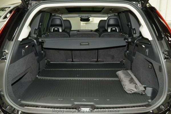 2026 Volvo XC90 L Series Ultra B5 Dark SUV Image 8