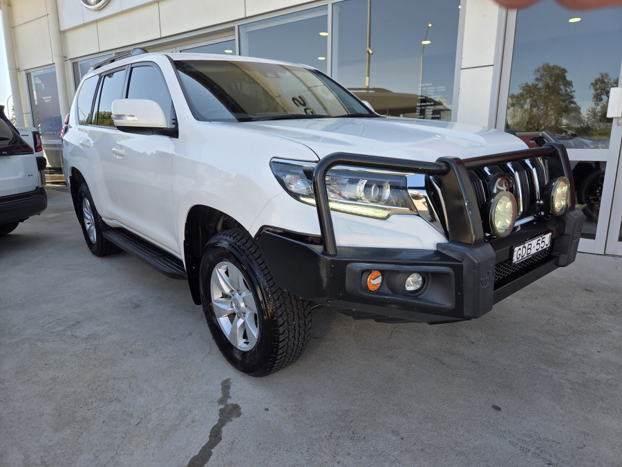 2017 Toyota LandCruiser Prado GDJ150R GXL SUV Image 1