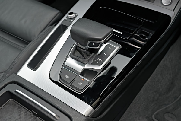 2022 Audi Q5 FY 40 TDI S Line SUV image 13