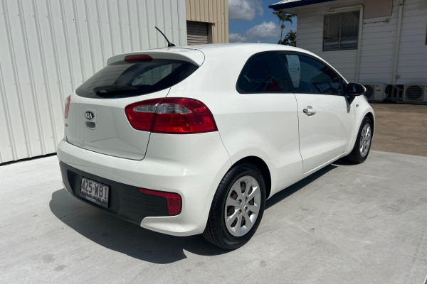 2015 Kia Rio UB S Hatch Image 4