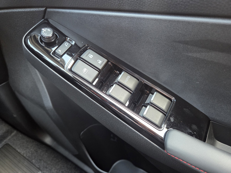 2026 MY25.5 Isuzu D-MAX RG X-TERRAIN Ute Image 17