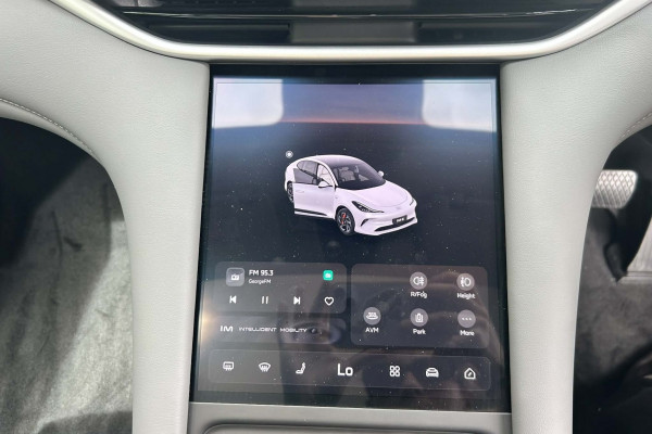 2026 MY25 MG IM6 S12L Platinum SUV Image 12