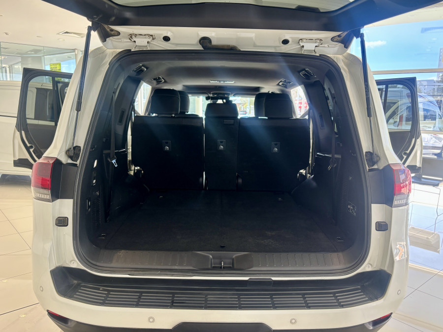 2022 Toyota LandCruiser FJA300R VX SUV Image 10
