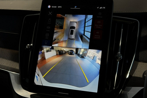 2025 Volvo XC90 L Series Ultra T8 Plug-In Hybrid SUV Image 18
