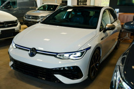 Volkswagen Golf R 8