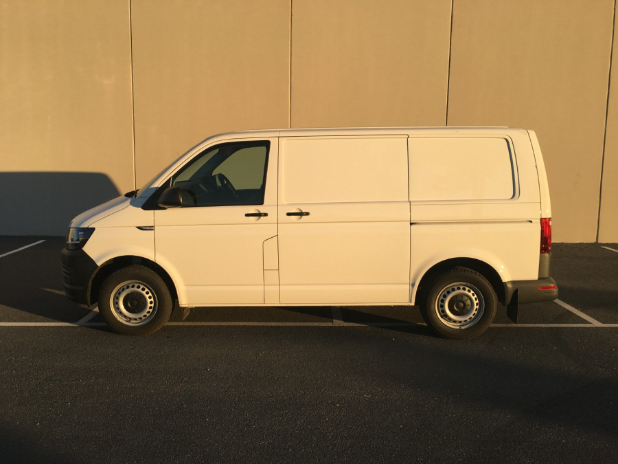 2019 Volkswagen Transporter T6 SWB Van Normal Roof Van Image 2