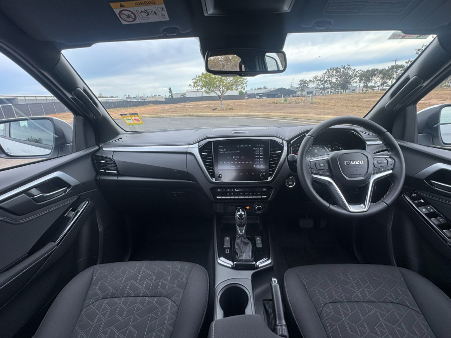 2026 Isuzu D-MAX RG LS-U Cab Chassis Image 11