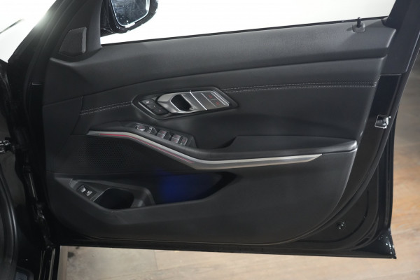 2022 BMW 3 Series 30i M Sport Touring SUV image 31