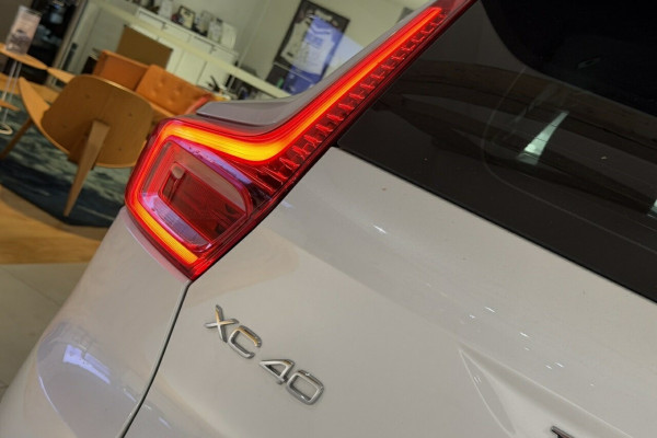 2024 Volvo XC40 XZ Ultimate B4 Bright SUV Image 9