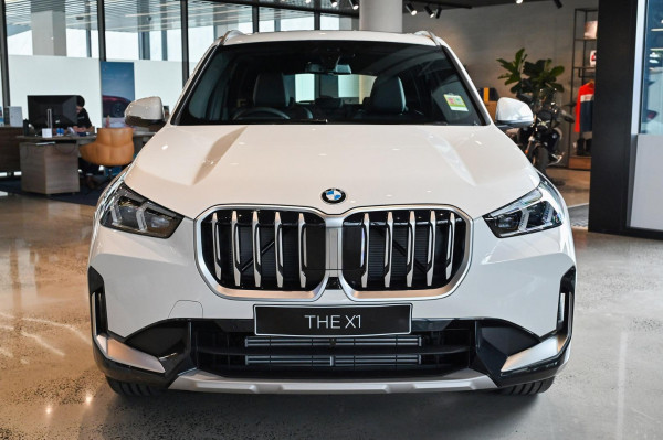 2026 BMW X1 U11 sDrive18i SUV image 2