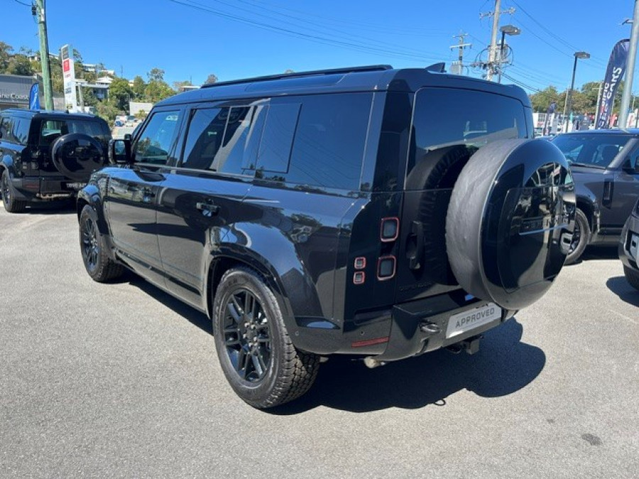 2025 MY26 Land Rover Defender L663 110 D350 X-Dynamic SE SUV Image 4