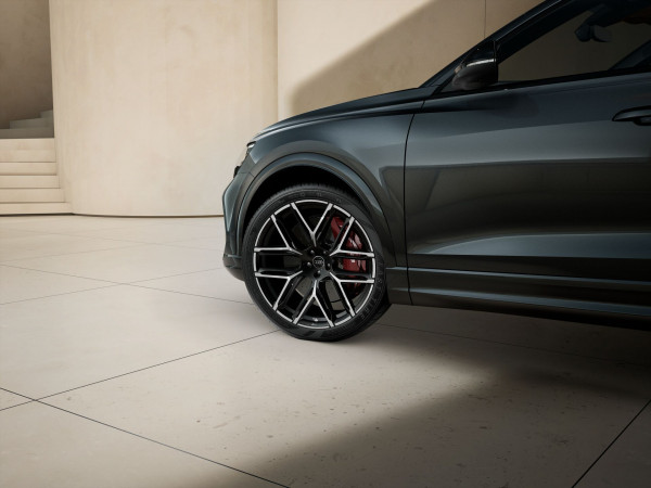2026 Audi RS Q8 F1  TFSI SUV image 6