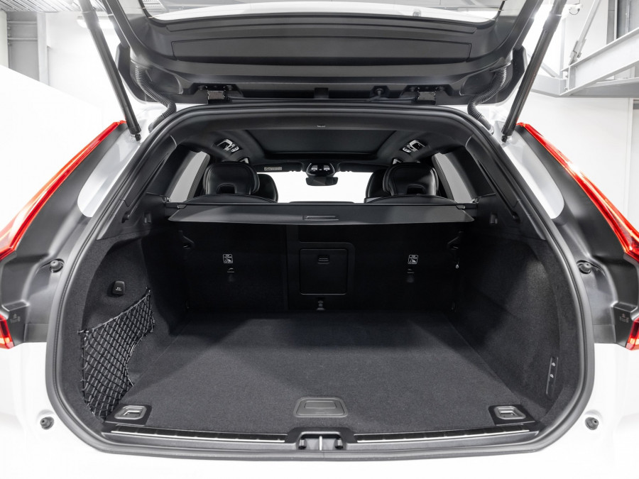 2026 Volvo XC60 UZ B5 AWD Ultra Dark SUV Image 8