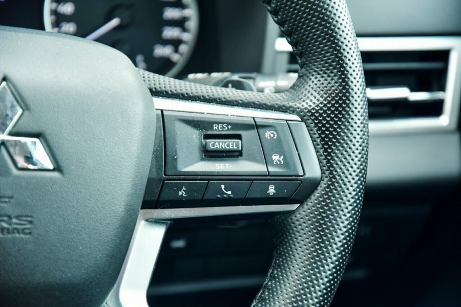 2024 Mitsubishi Outlander ZM LS SUV Image 13