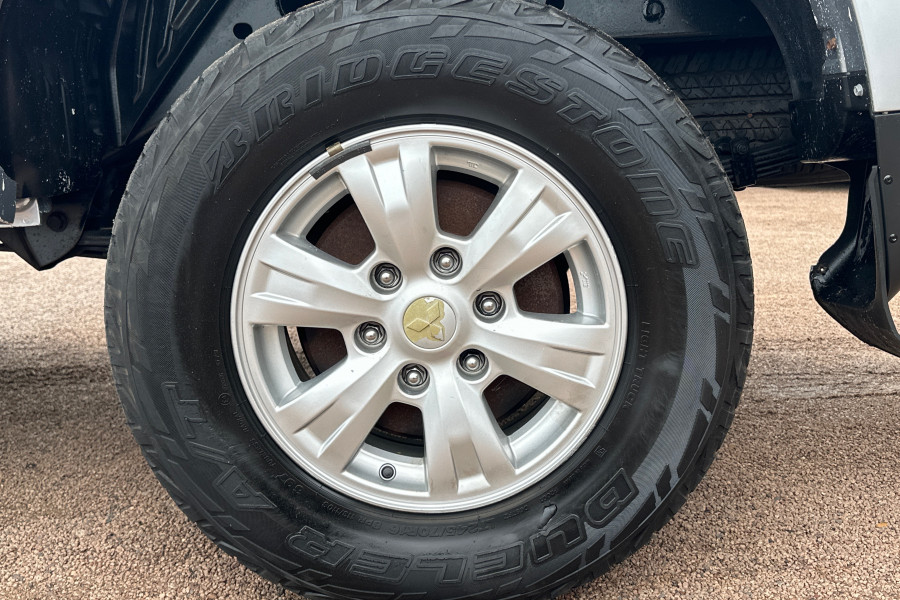 2014 MY15 Mitsubishi Triton MN GLX Ute Image 17