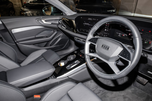 2025 Audi A5 B10 TFSI 150kW S line Sedan image 7