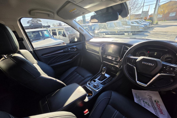 2023 Isuzu MU-X RJ LS-T SUV Image 15