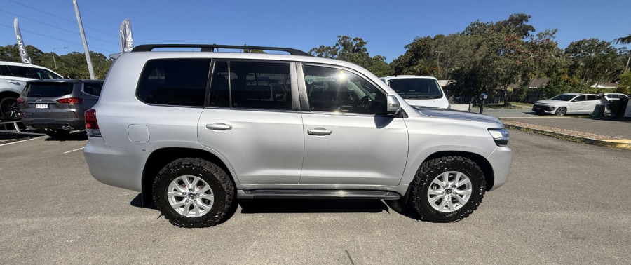 2019 Toyota LandCruiser VDJ200R VX SUV Image 10