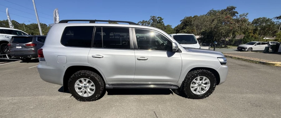 2019 Toyota LandCruiser VDJ200R VX SUV Image 10