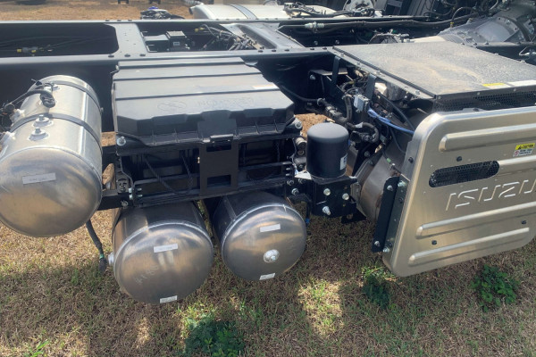 2025 Isuzu  FXD 170-355 AT R62 Cab Chassis Image 10
