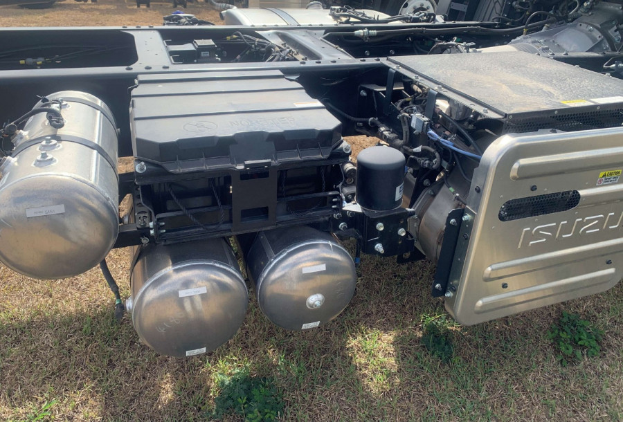 2025 Isuzu  FXD 170-355 AT R62 Cab Chassis Image 10