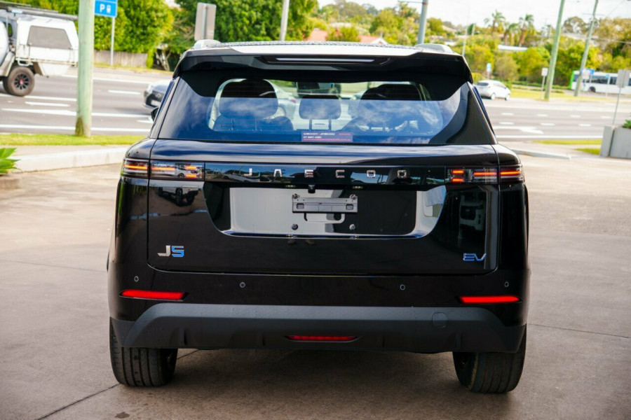 2026 Jaecoo J5  EV Summit SUV Image 3