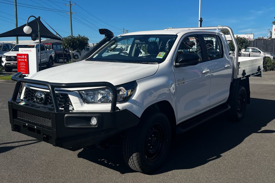 2025 MY24 Toyota HiLux GUN126R SR 4x4 FARM PACK Cab Chassis Image 17