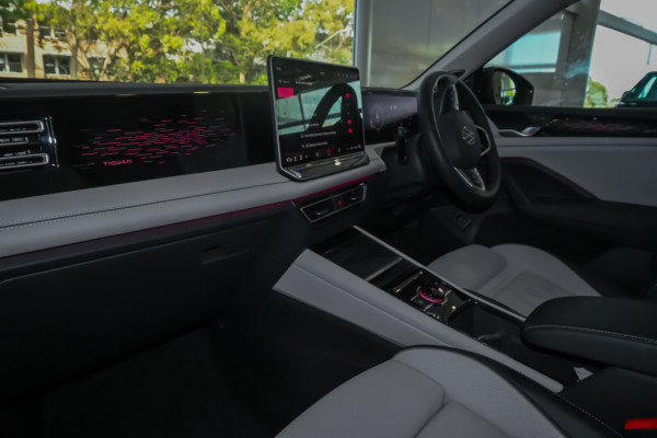 2025 Volkswagen Tiguan CT 150TSI Elegance SUV Image 8