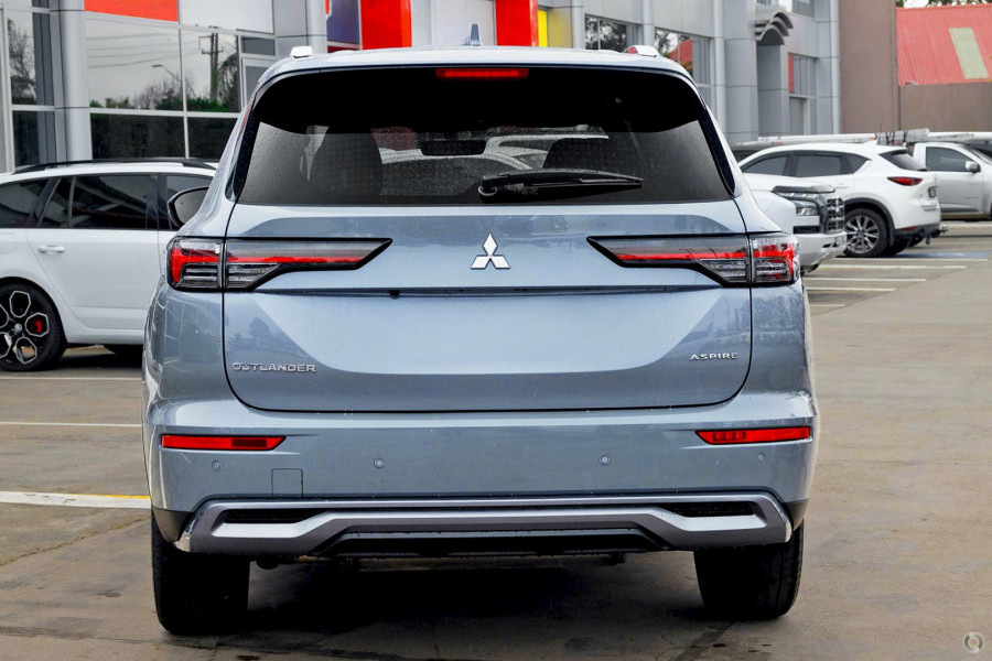 2025 Mitsubishi Outlander ZM Aspire SUV Image 3