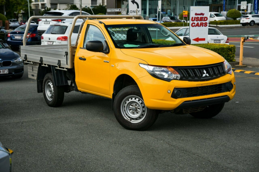 2018 Mitsubishi Triton MQ MY18 GLX 4x2 Cab chassis Image 1