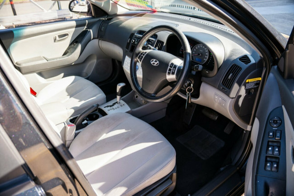 2008 Hyundai Elantra HD SLX Sedan Image 13