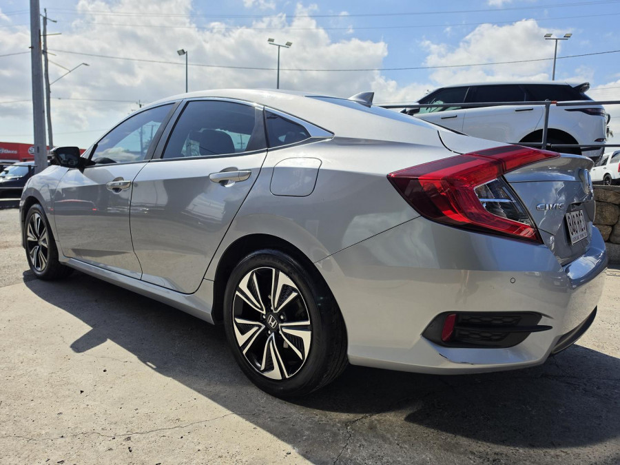 2016 Honda Civic 10th Gen VTi-LX Sedan Image 9